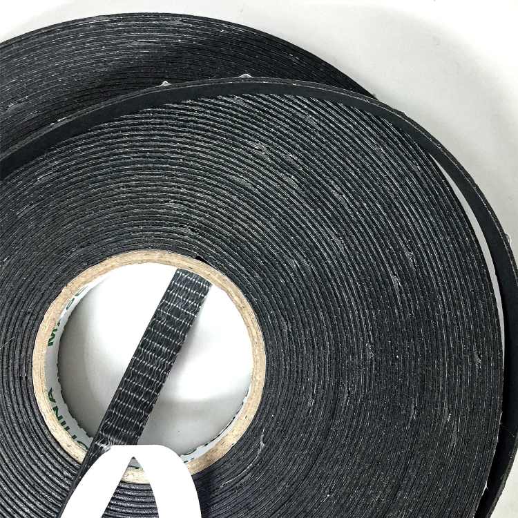 Graphite-based fireproof expansion strip